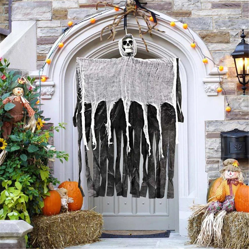 Hanging Horror Skull Decoration 💀